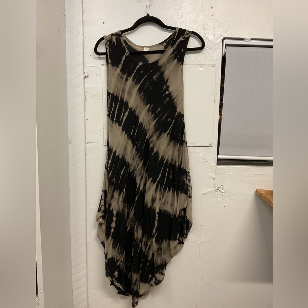 Nani Black and Tan Tie-Dye Midi Dress